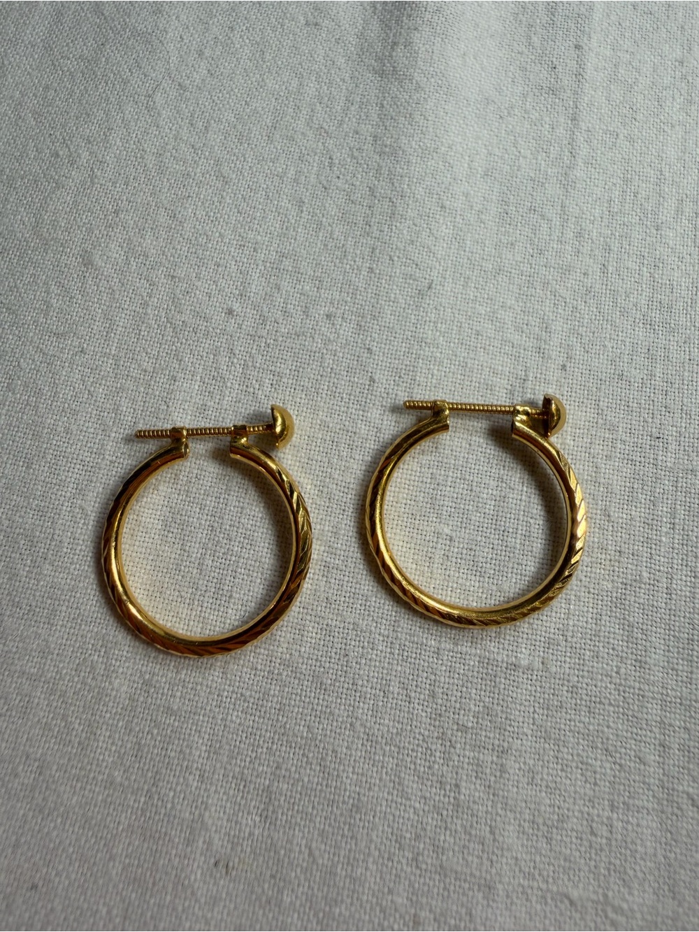 18K Gold Hoop Earrings - Classic Twisted Design